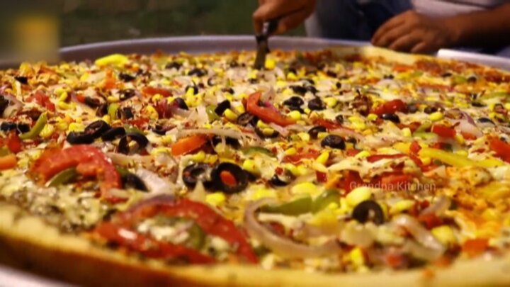 دستور پخت پیتزا مدیترانه در منزل + آموزش / فیلم