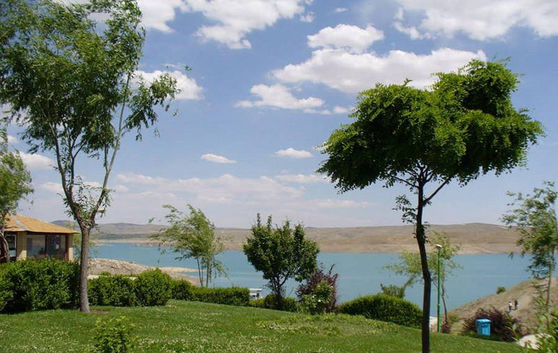 دهکده زاینده رود، دهکده‌ای سرسبز در اصفهان 
