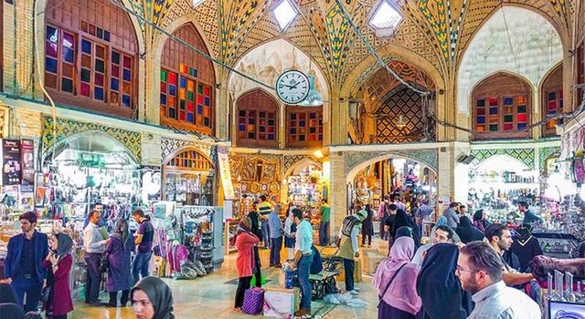 آتش دامن بازار بزرگ تهران را گرفت 