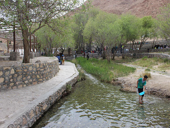 آشنایی با تفرجگاه سرچشمه نهرمسیح قطب گردشگری شهرستان خاتم