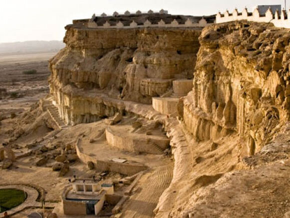 غارهای خربس نماد معماری صخره ای غارهای خربس نماد معماری صخره ای