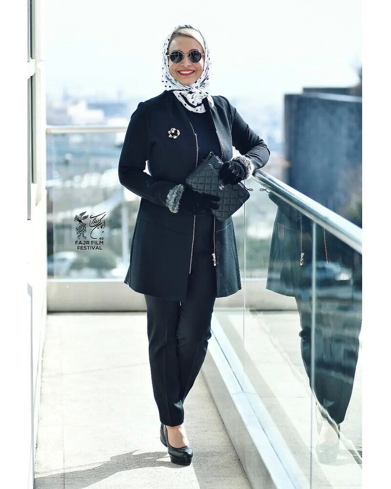تیپ متفاوت بازیگر زن مشهور در جشنواره فجر ۱۴۰۰ پس از جدایی از همسرش / تصاویر
