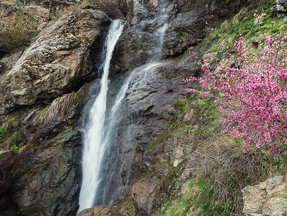 آبشاری به ارتفاع ۷۶ متر در ارومیه 