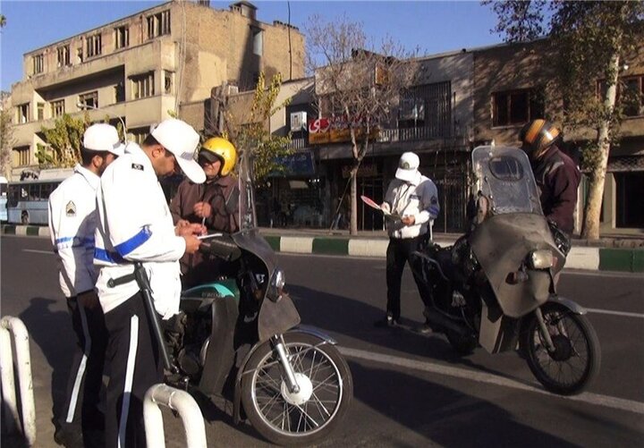 رئیس پلیس تهران: با موتورسواری زنان برخورد می‌شود