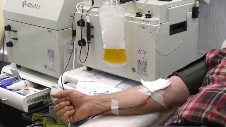روایتی تلخ از اهدای پلاسمای خون برای گذران زندگی / برخی اهدا کنندگان: ماهی ٢ مرتبه بیایم ۴ برابر یارانه گیرم می‌آید 