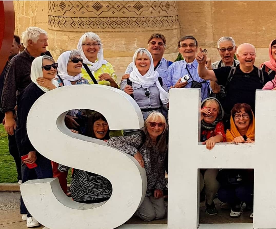 خوشحالی عجیب توریست‌های فرانسوی از تماشای شیراز