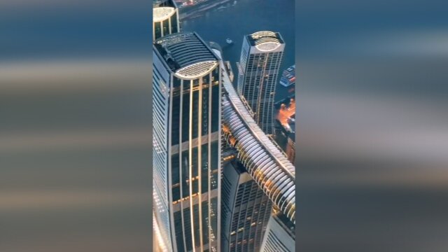 ویدیو تماشایی از مرتفع‌ترین پل آسمان‌خراش جهان