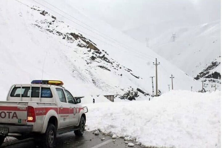 بارش شدید برف در محور هراز و فیروزکوه / سفر خود را به زمان دیگری موکول کنید
