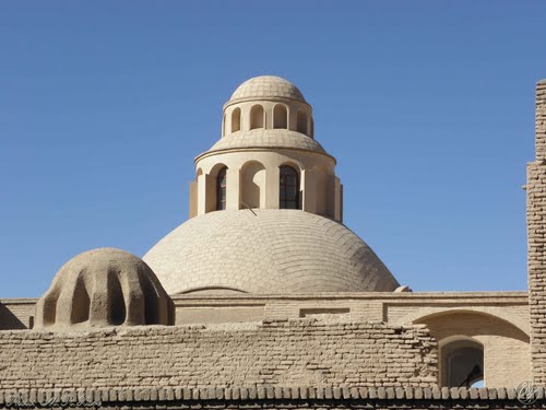 شوکتیه، مدرسه‌ای به سبک معماری کویری ایرانی