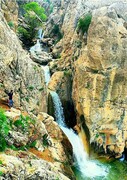 آبشار غسلگه آبشاری با طراوت در لرستان