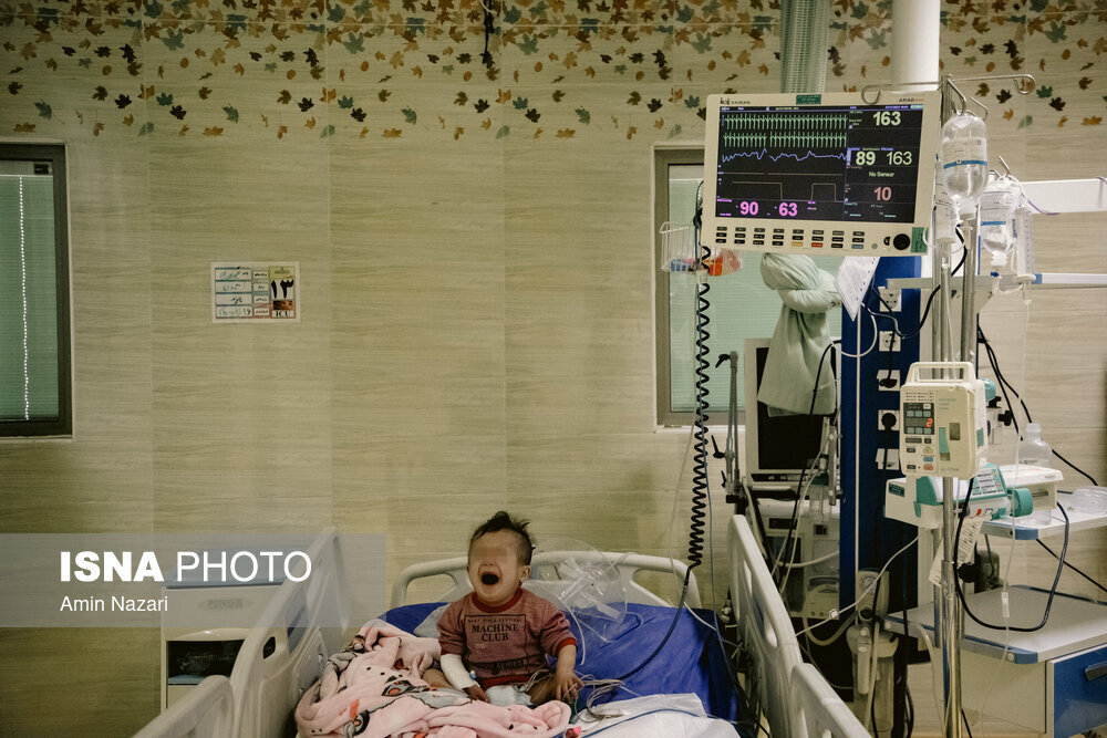تصاویری از کودکان مبتلا به اُمیکرون در بیمارستان 