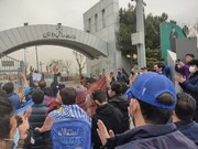 هواداران استقلال مقابل وزارت ورزش تجمع کردند / فیلم