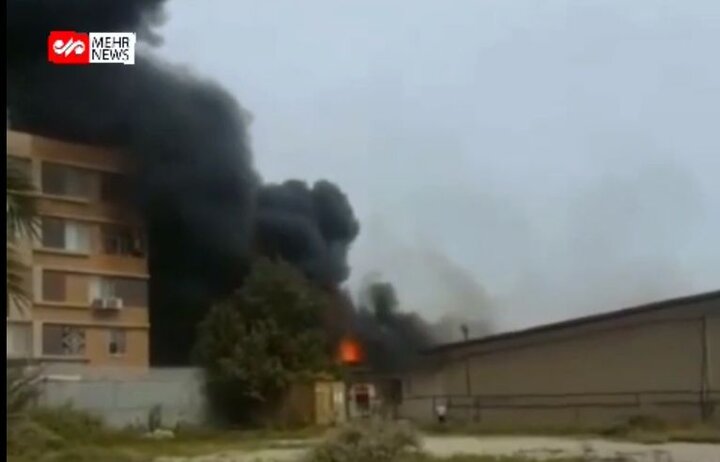 تصاویر هولناک از آتش سوزی انبار غلات در بندرعباس / فیلم
