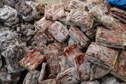کشف صدهاکیلو گوشت و مرغ غیراستاندارد در یکی از رستوران‌های معروف تهران / فیلم