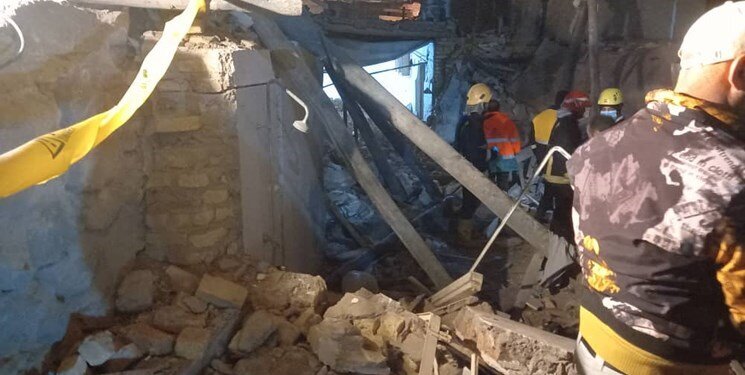ویدئو | ریزش و تخریب ۳ خانه در تبریز | وضعیت وخیم ۳ نفر از مصدومان