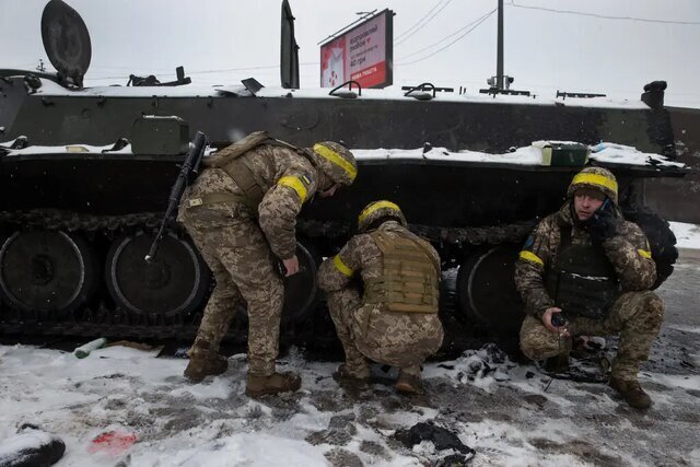 ویدیو دلهره آور از لحظه خنثی کردن بمب عمل نکرده‌ روسیه توسط تکنسین اوکراینی