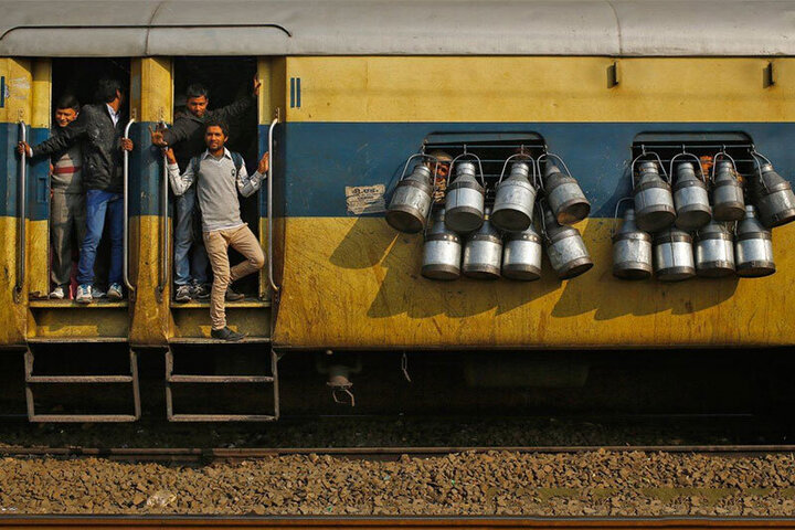 ویدیو هولناک از برخورد وحشتناک قطار با جوان هندی / فیلم