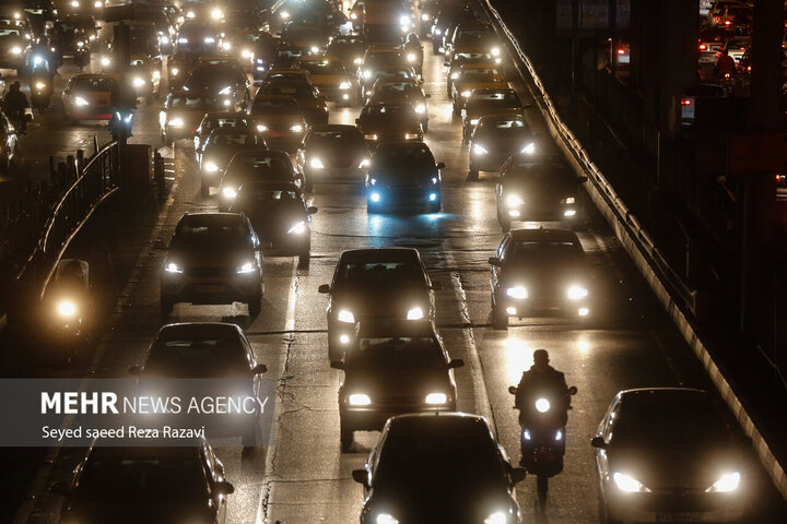 آخرین وضعیت راههای کشور | ترافیک نیمه سنگین در محورهای مواصلاتی تهران