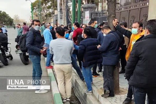 تجمع اعتراضی ایثارگران دولتی مقابل شورای نگهبان / عکس
