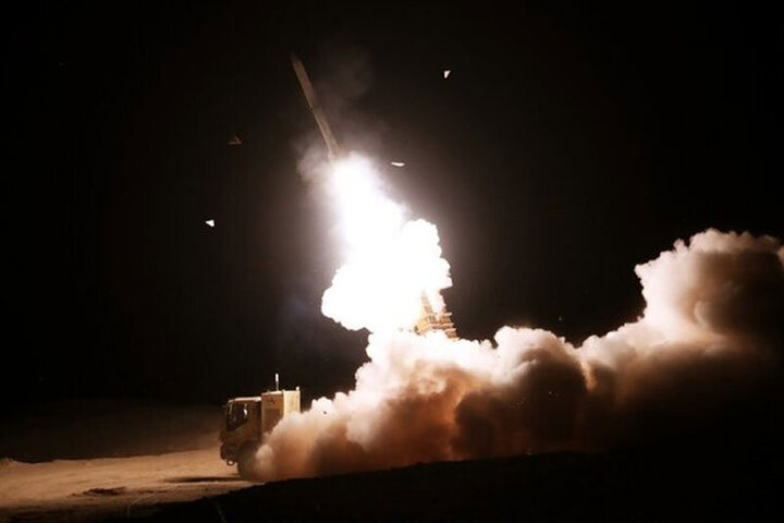 جدیدترین تصاویر از لحظه حمله موشکی به پایگاه اسرائیل در اربیل / فیلم