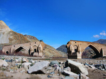 پل دختر میانه یکی از پل‌های منحصر به‌ فرد ایرانی