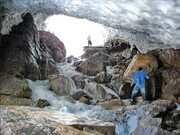 تونل برفی ازنا مقصدی مناسب برای کوهنوردان و گردشگران