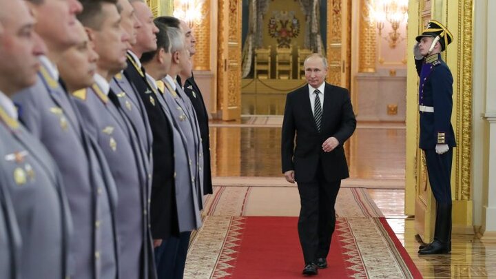 نبرد تا لب گور؛ پوتین می‌تواند به سلامت از حکومت روسیه کناره‌گیری کند؟