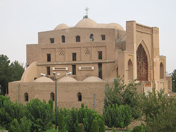 خاروانا، مسجدی که در دوران ایلخانی مورد بازسازی قرار گرفت
