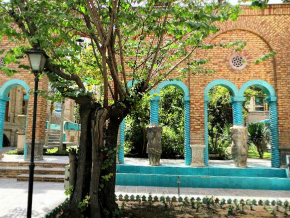 موزه مقدم دانشگاه تهران مجموعه‌ای از اشیاء باستانی