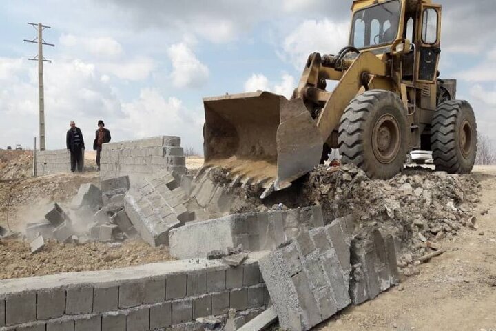 تخریب ۴۸ مورد ساخت و ساز غیرمجاز در بویین زهرا استان قزوین