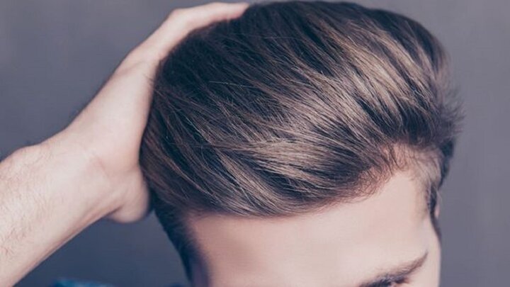 ۱۰ اشتباهی که همه ما در مراقبت از موهایمان مرتکب می‌شویم