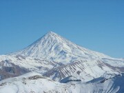 تصاویر دیدنی و زیبا قله دماوند از نمای نزدیک / فیلم