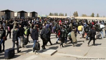 ورود روزانه ۵۰۰۰ افغانستانی به ایران از مسیرهای غیرقانونی / فیلم