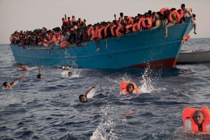 بیش از ۹۰ مهاجر در دریای مدیترانه غرق شدند