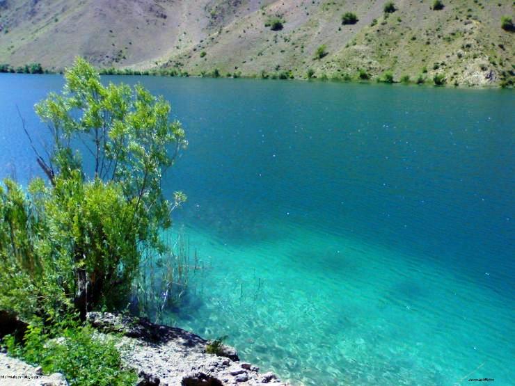 دریاچه گهر یکی از زیباترین دریاچه‌های کوهستانی خاورمیانه