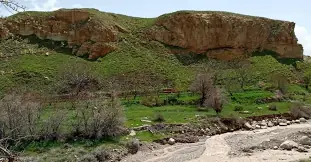 قلعه سن سارود یکی از آثار کهن دهستان هرزندات 