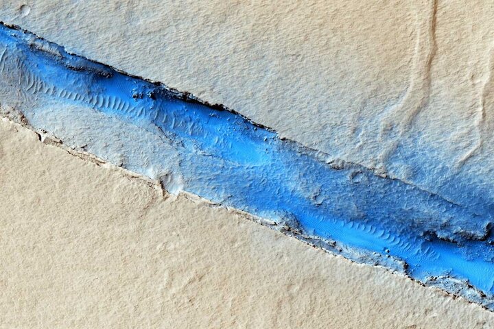 فعالیت‌های مداوم آتشفشان در مریخ / زمین لرزه‌های مرموز در مریخ شناسایی شد!