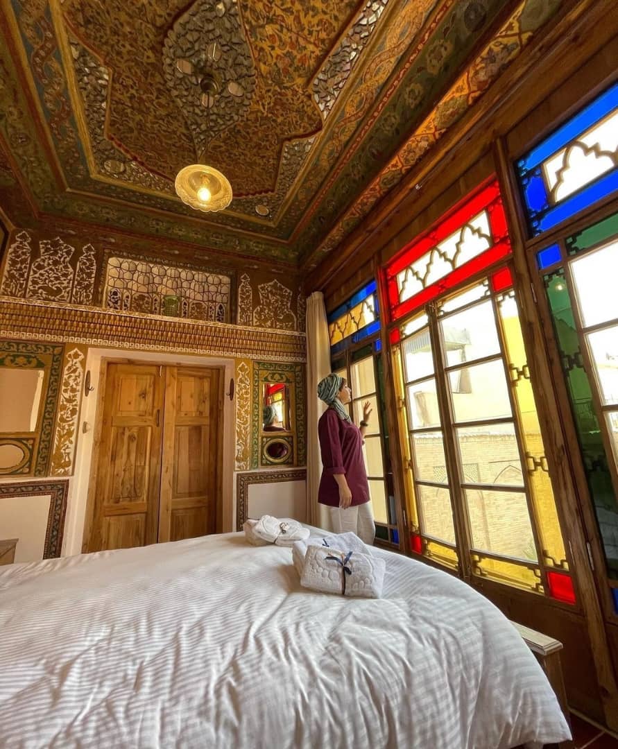 تجربه اقامت الهه علیخانی در بوتیک هتل راوی شیراز