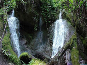 چشمه و آبشار زیارت مقصدی مناسب برای گردشگری