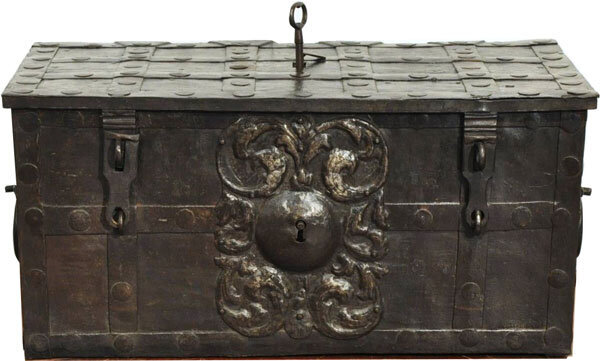 باز کردن گاوصندوق قدیمی که در قرن نوزده در فرانسه ساخته شده بود! / فیلم