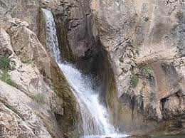 آبشار غسلگه آبشاری با طراوت در لرستان 