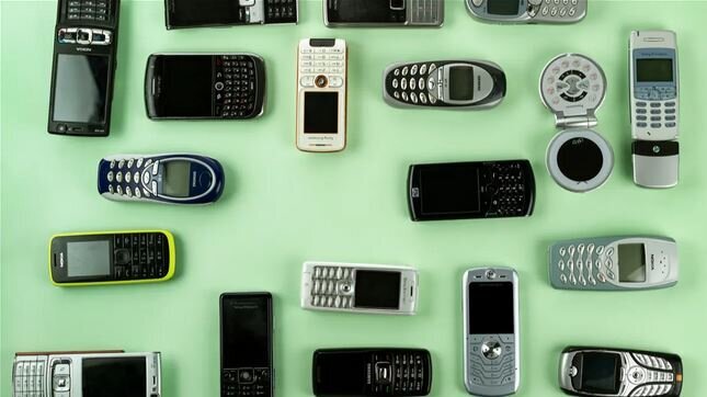 تصاویر دیدنی از عجیب‌ترین تلفن‌های همراه تاریخ که شگفت زده می شوید!