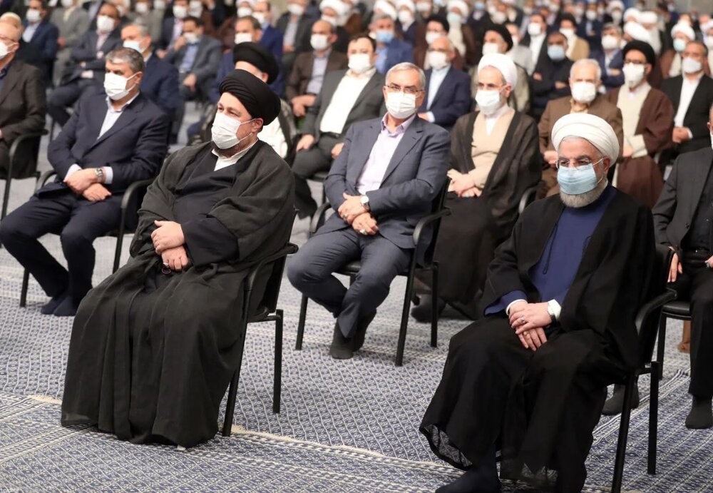 (تصاویر) روحانی و ظریف در دیدار کارگزاران نظام با رهبر انقلاب