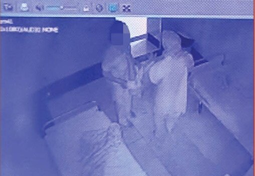 عکسی ترسناک از لحظه قتل در بیمارستان روانی تهران | پیشنهاد عجیب مقتول به قاتل +۱۸