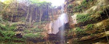 سه کیله آبشاری با ارتفاع سی متری در نکا 