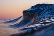 تصاویری خارق‌العاده از موج خروشان اقیانوس با ارتفاع ۳۵ متر / فیلم