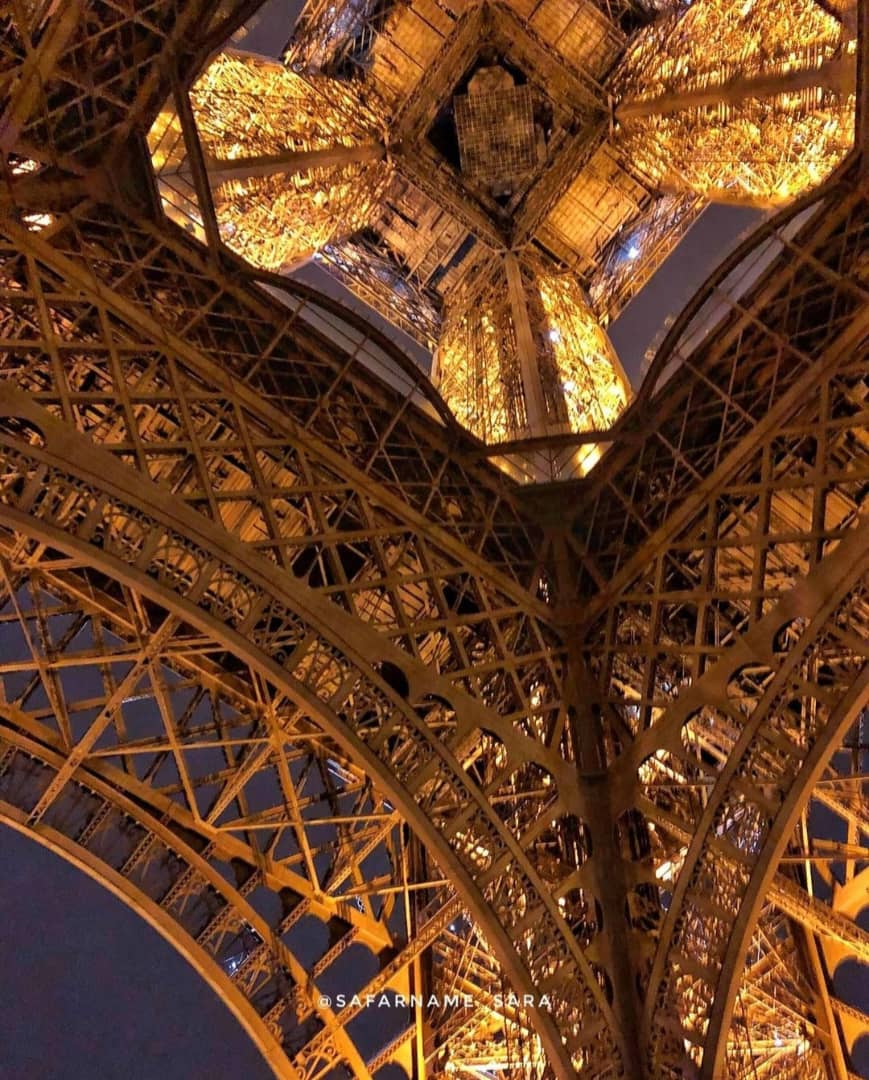 پاریس‌گردی با سارا و بازدید از برج باشکوه ایفل
