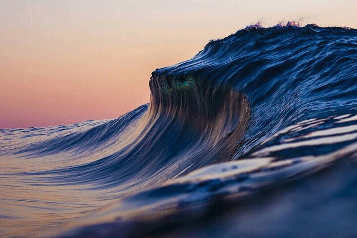 تصاویر حیرت انگیز از موج خروشان اقیانوس با ارتفاع ۳۵ متر / فیلم