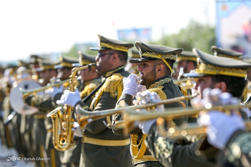 مراسم رژه روز ارتش با حضور رئیسی / تصاویر