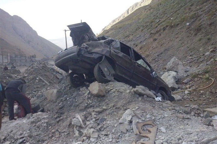 سقوط خودرو هواداران نساجی در راه تهران به ته دره! / فیلم